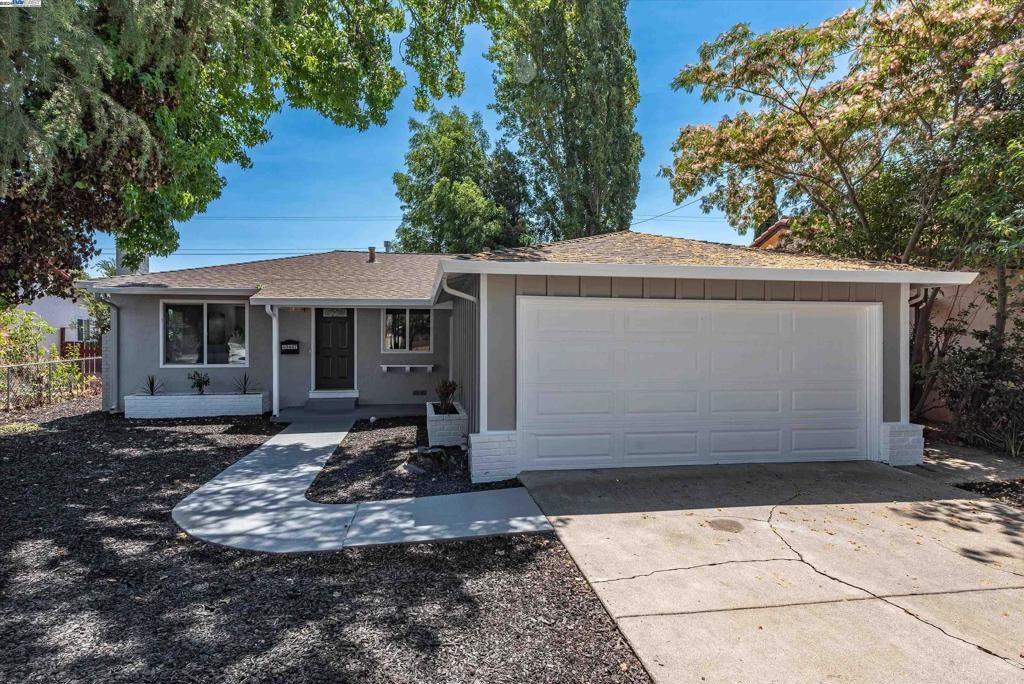 Property Photo:  40447 Landon Ave  CA 94538 