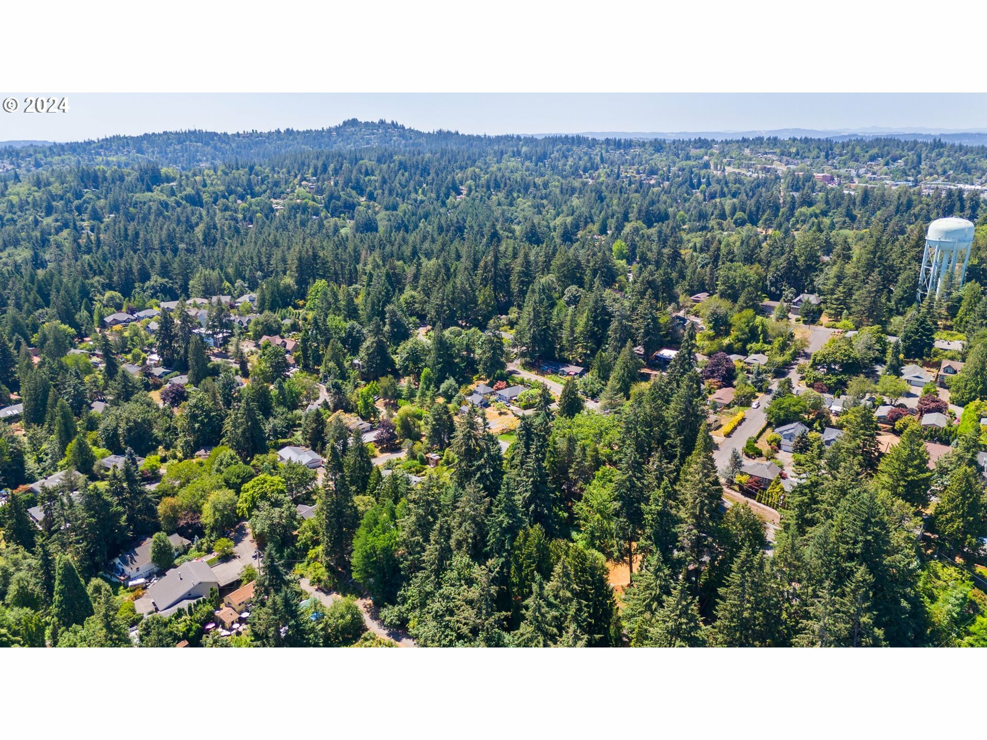 Property Photo: 1345 SW Taylors Ferry Ct OR 97219
