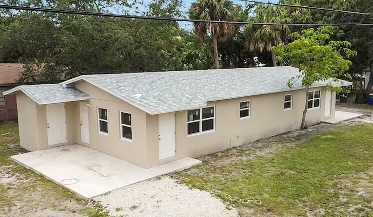 Property Photo:  1127 Avenue E A  FL 34950 