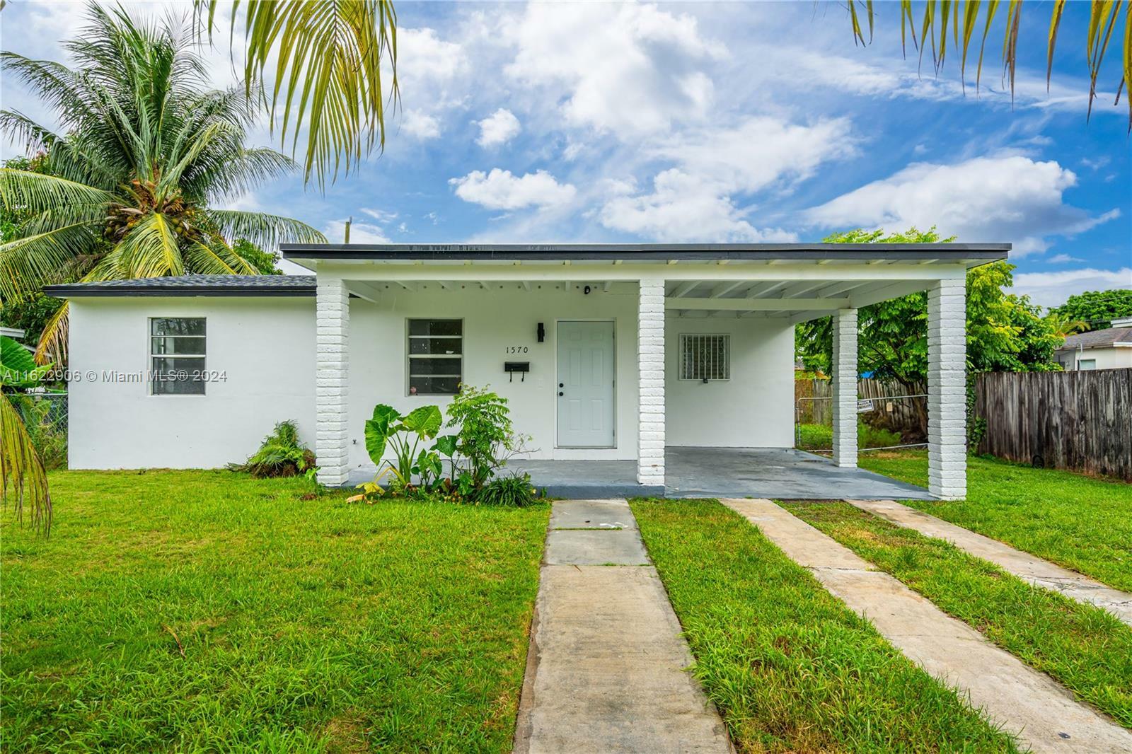 Property Photo:  1570 NE 9th Ct  FL 33033 