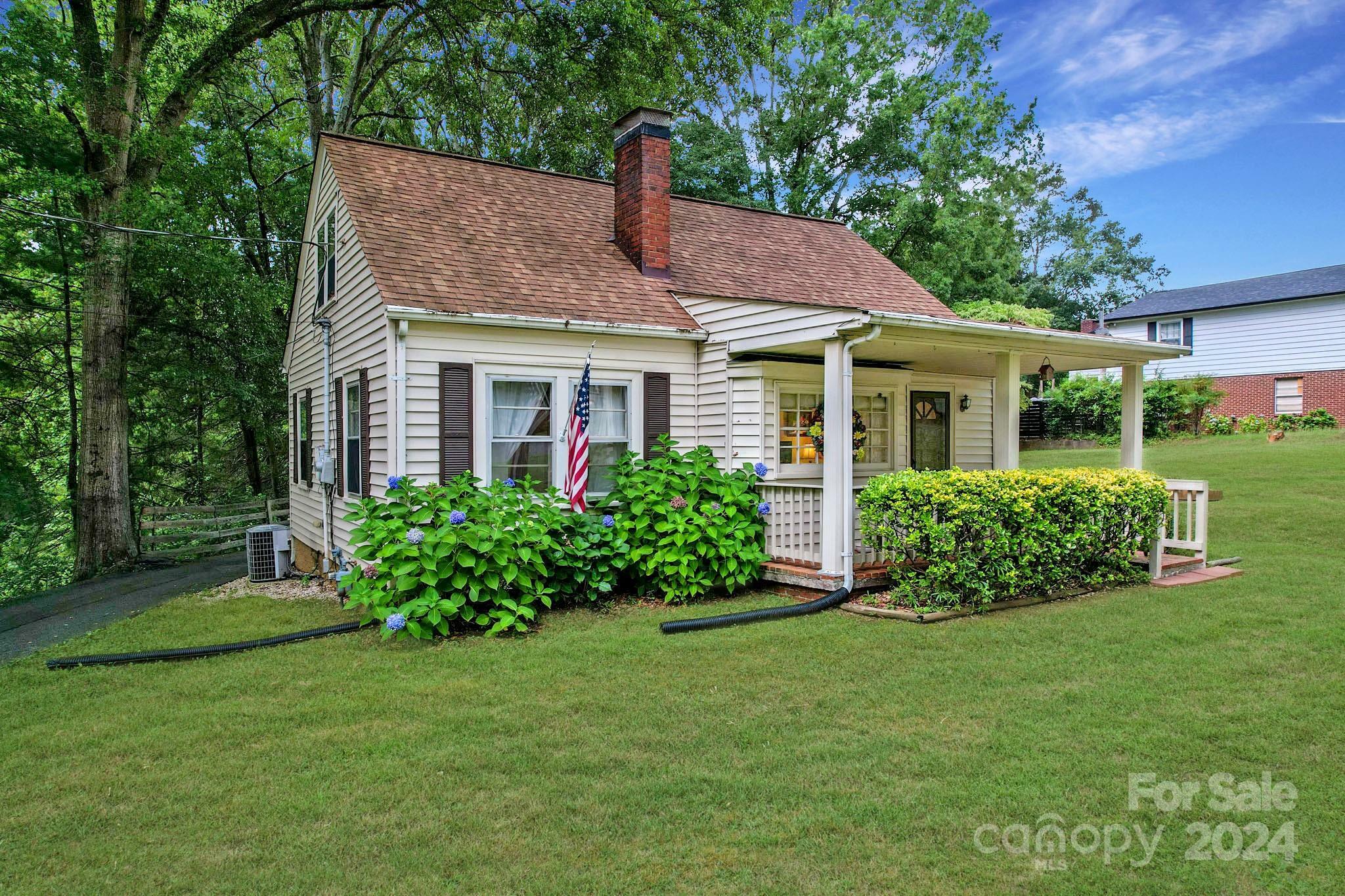 Property Photo: 613 Dellinger Road NC 28152