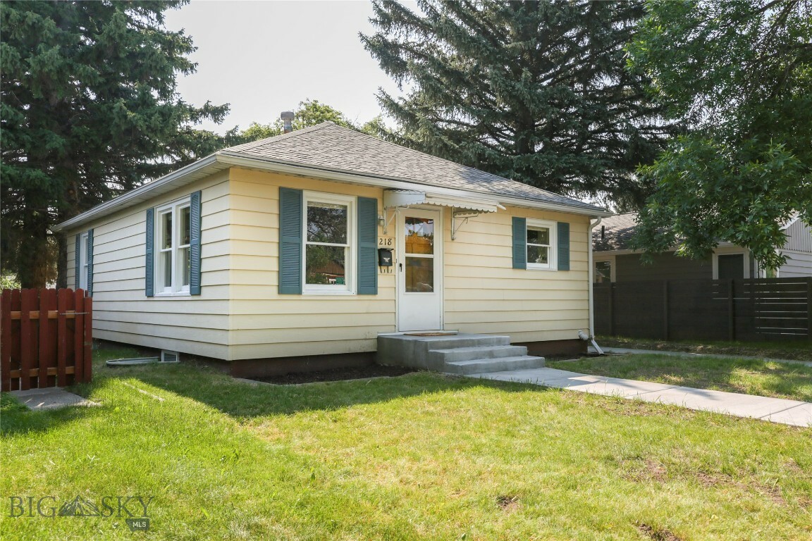 Property Photo:  1218 S Grand Avenue  MT 59715 