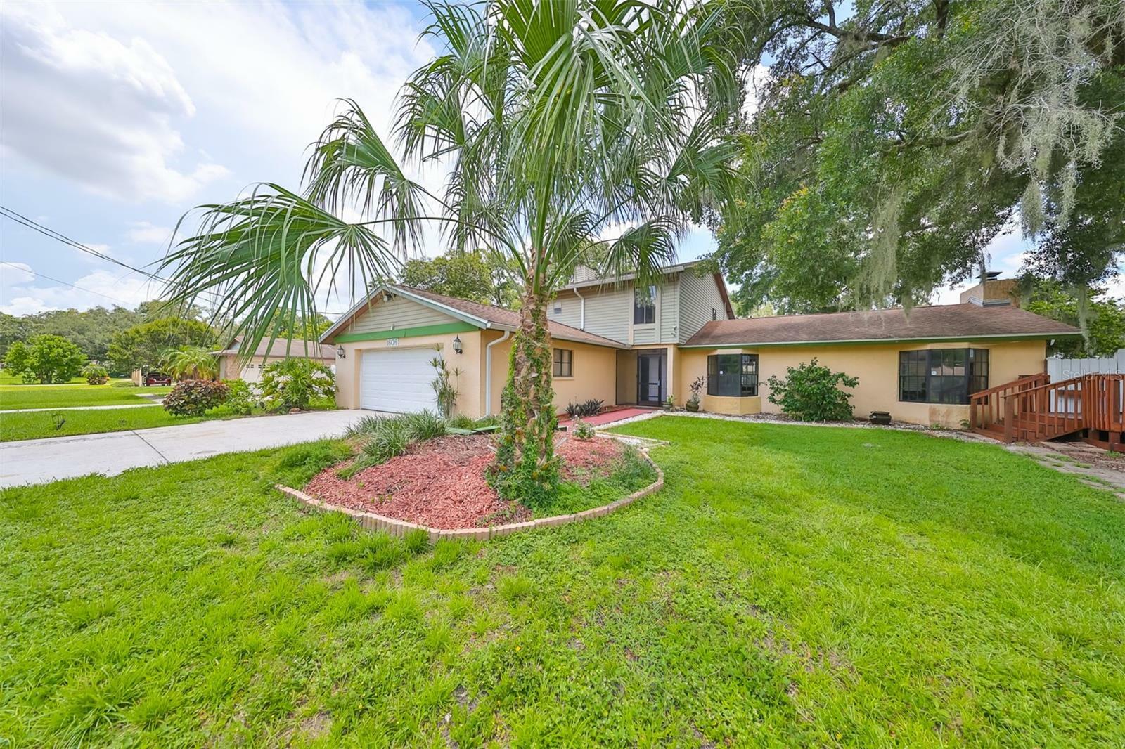 Property Photo:  1606 Alder Way  FL 33510 