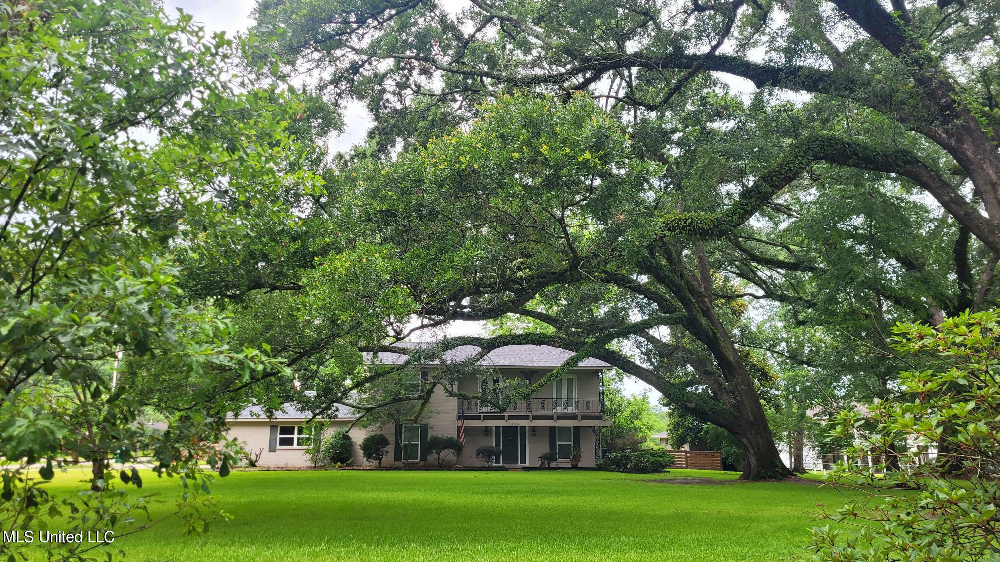 Property Photo:  2600 Bayou Oak Street  MS 39553 