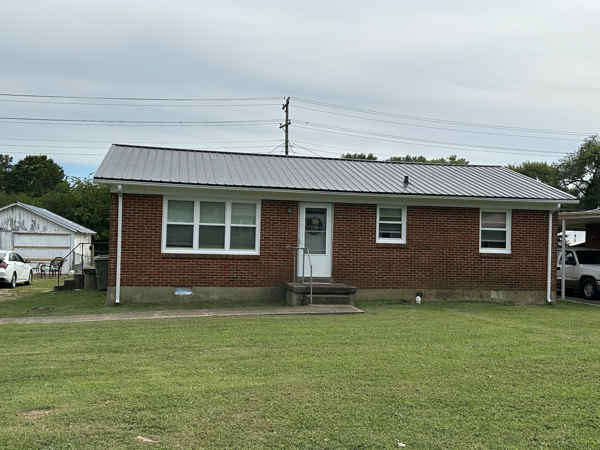 Property Photo:  305 Kennedy St  TN 38464 