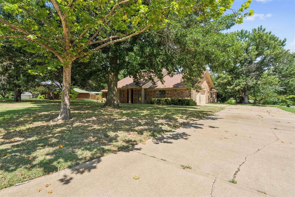 Property Photo:  105 Tanglewood Circle  TX 76401 