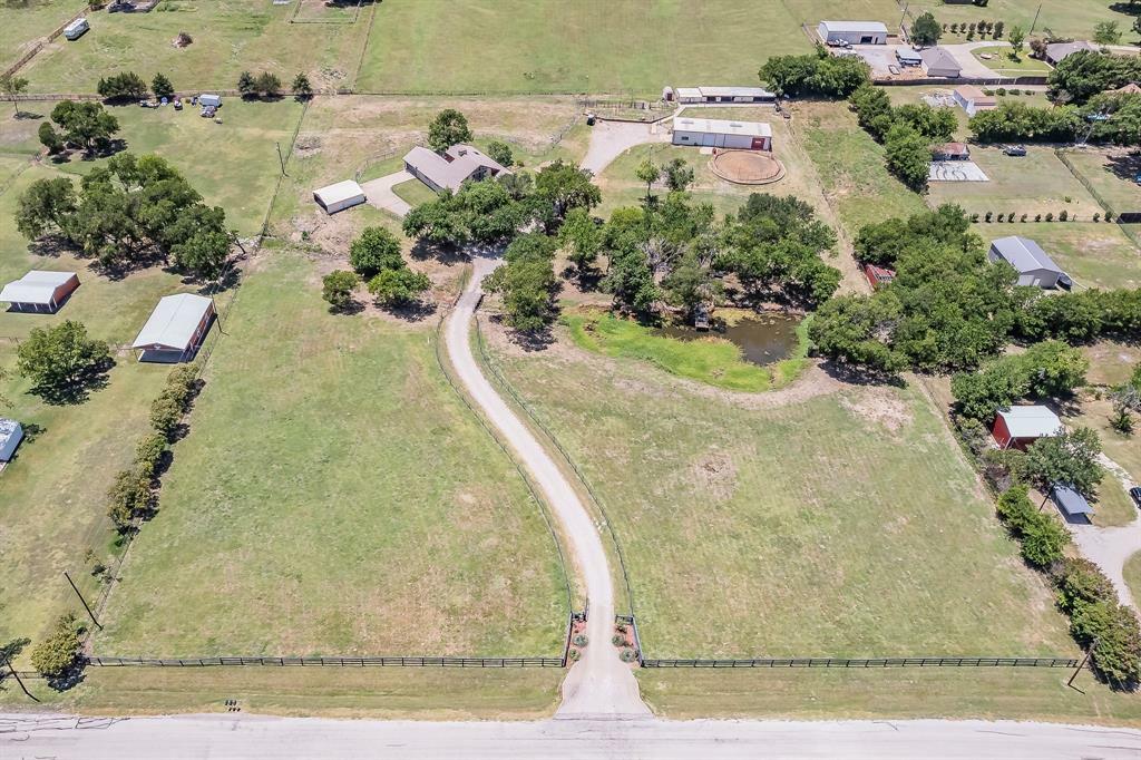 Property Photo:  1441 Lakeview Drive  TX 75098 