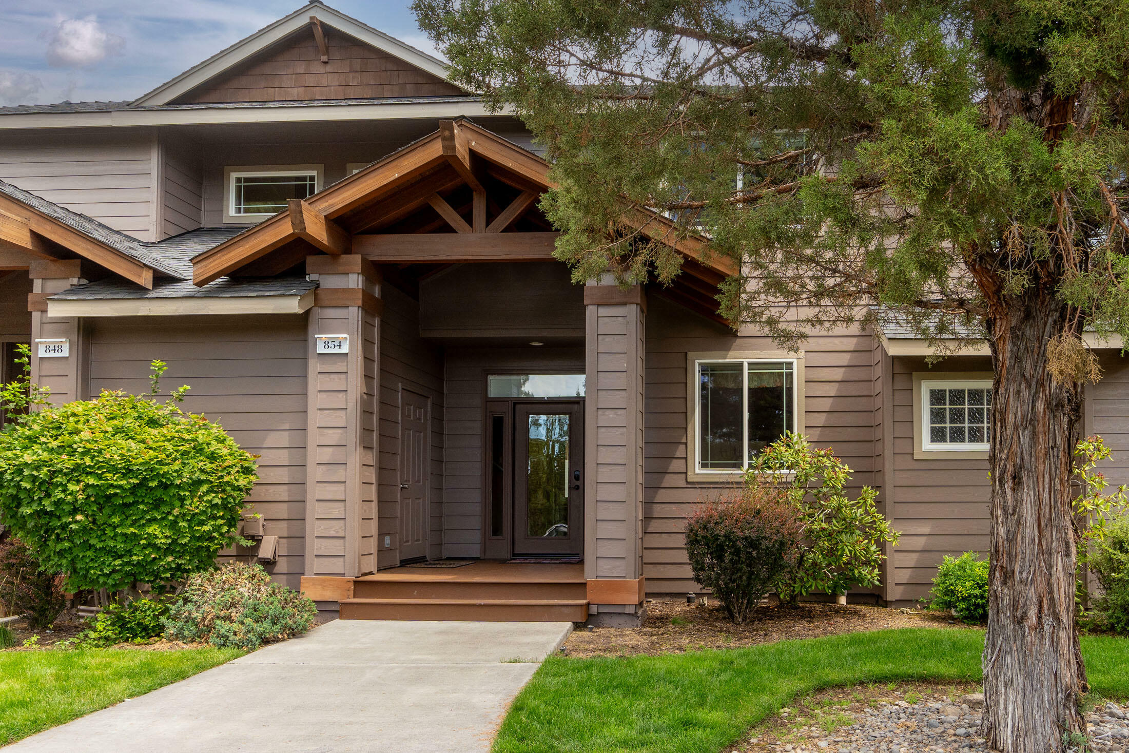 Property Photo:  854 Golden Pheasant Drive  OR 97756 