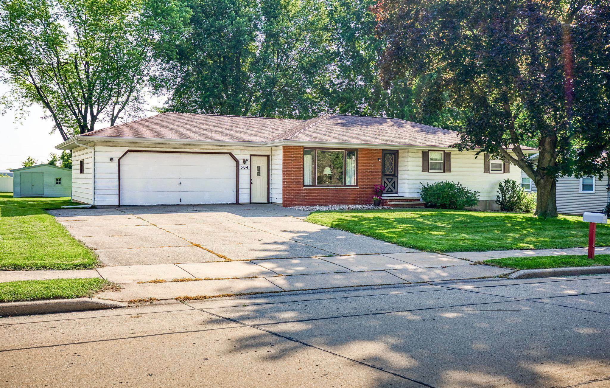 Property Photo:  304 Claribel Street  WI 54130-1210 