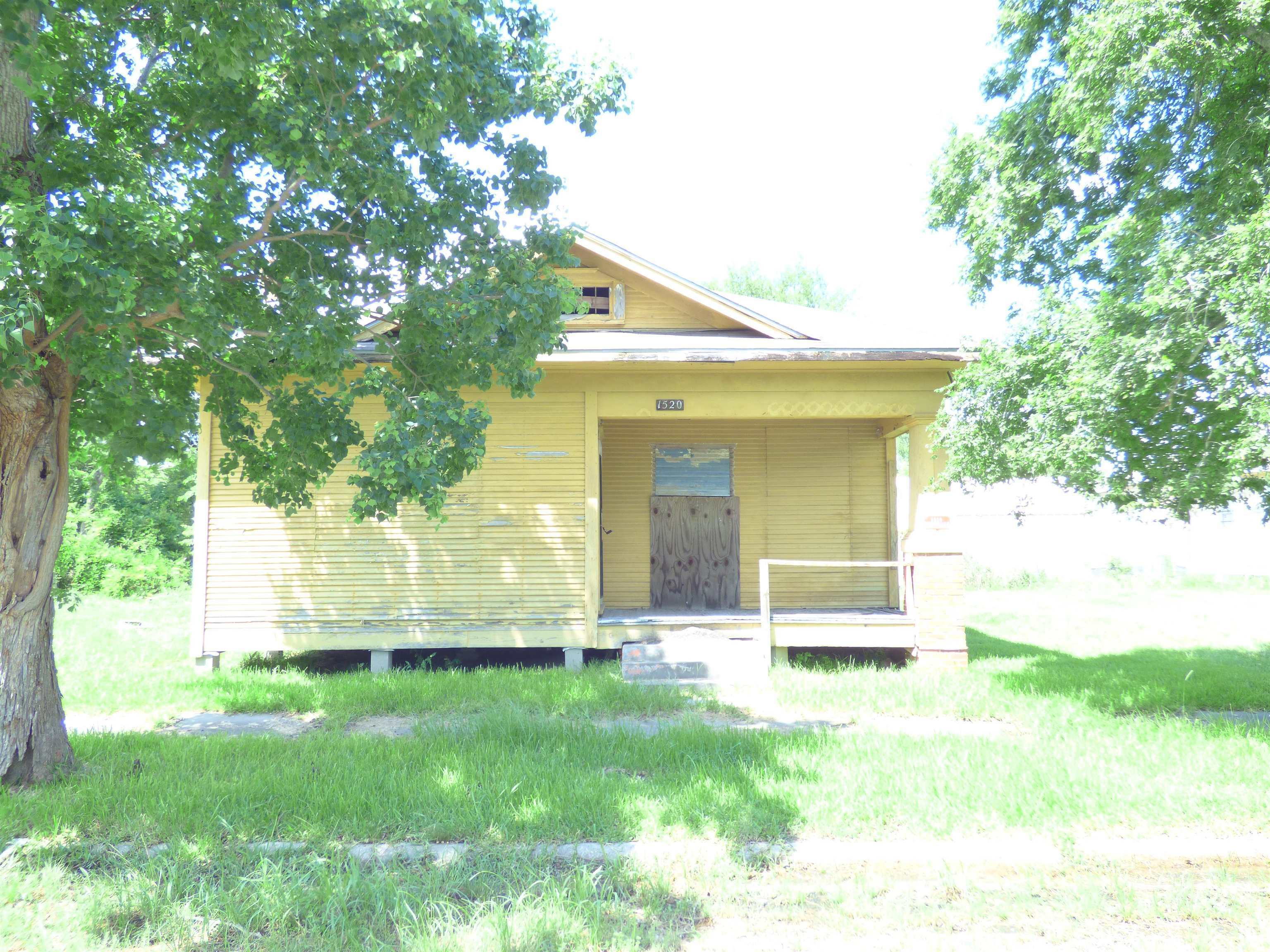 Property Photo:  1520 Nashville  TX 77640 