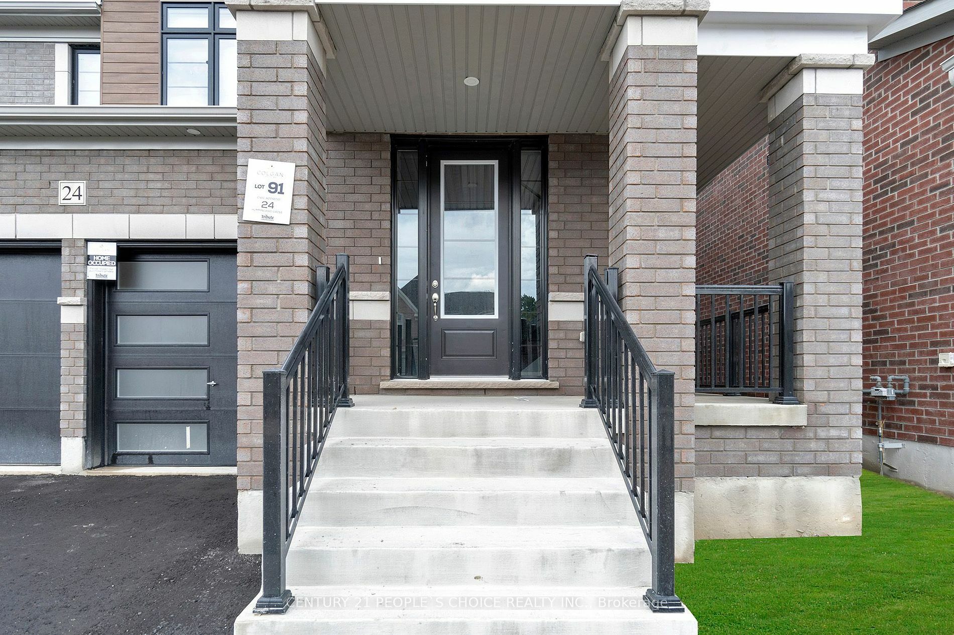 Property Photo:  24 Hummingbird Grve  ON L0G 1W0 