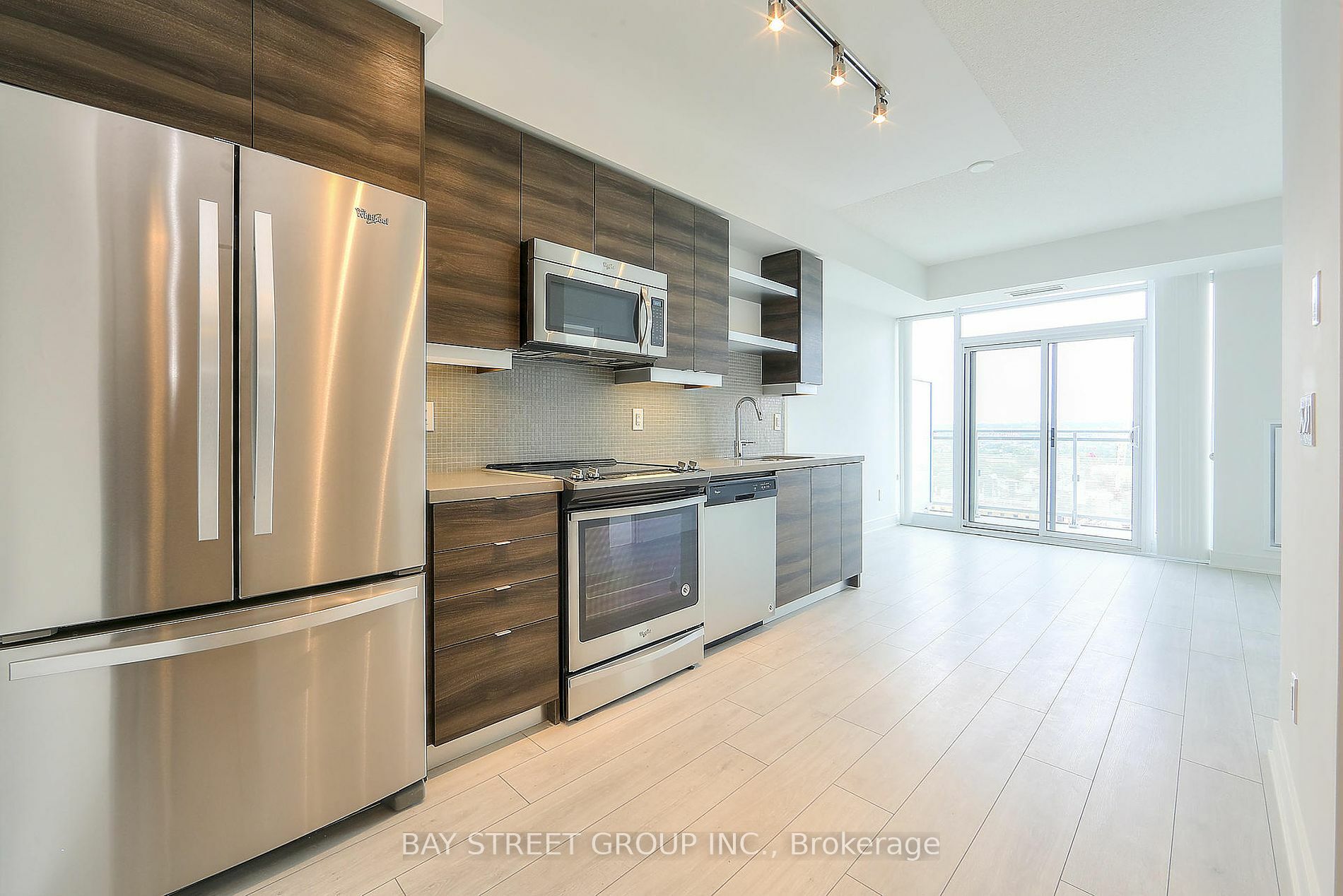 Property Photo:  525 Adelaide St W Ph11  ON M5V 1T6 