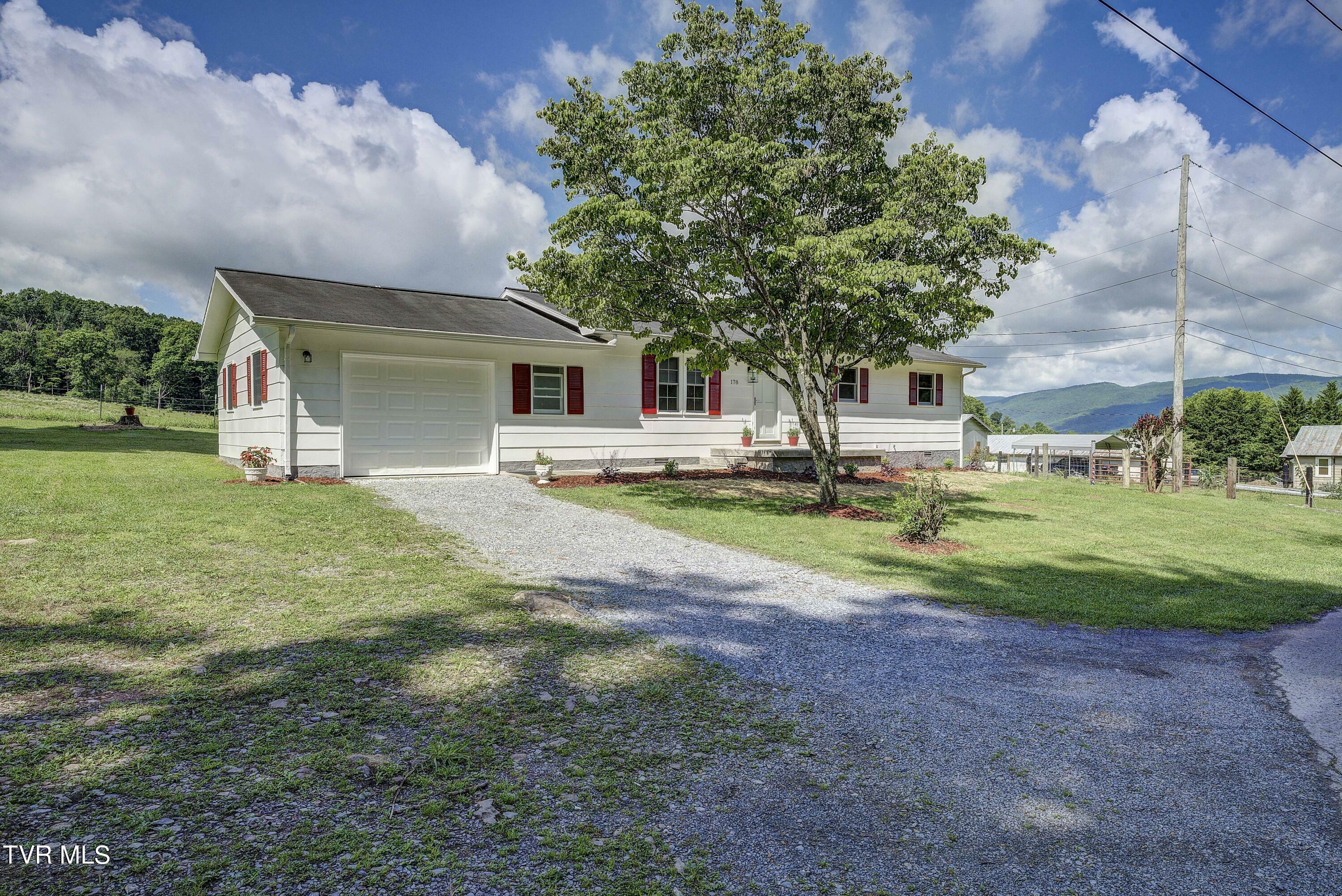 Property Photo:  178 Flora Dugger Road  TN 37643 