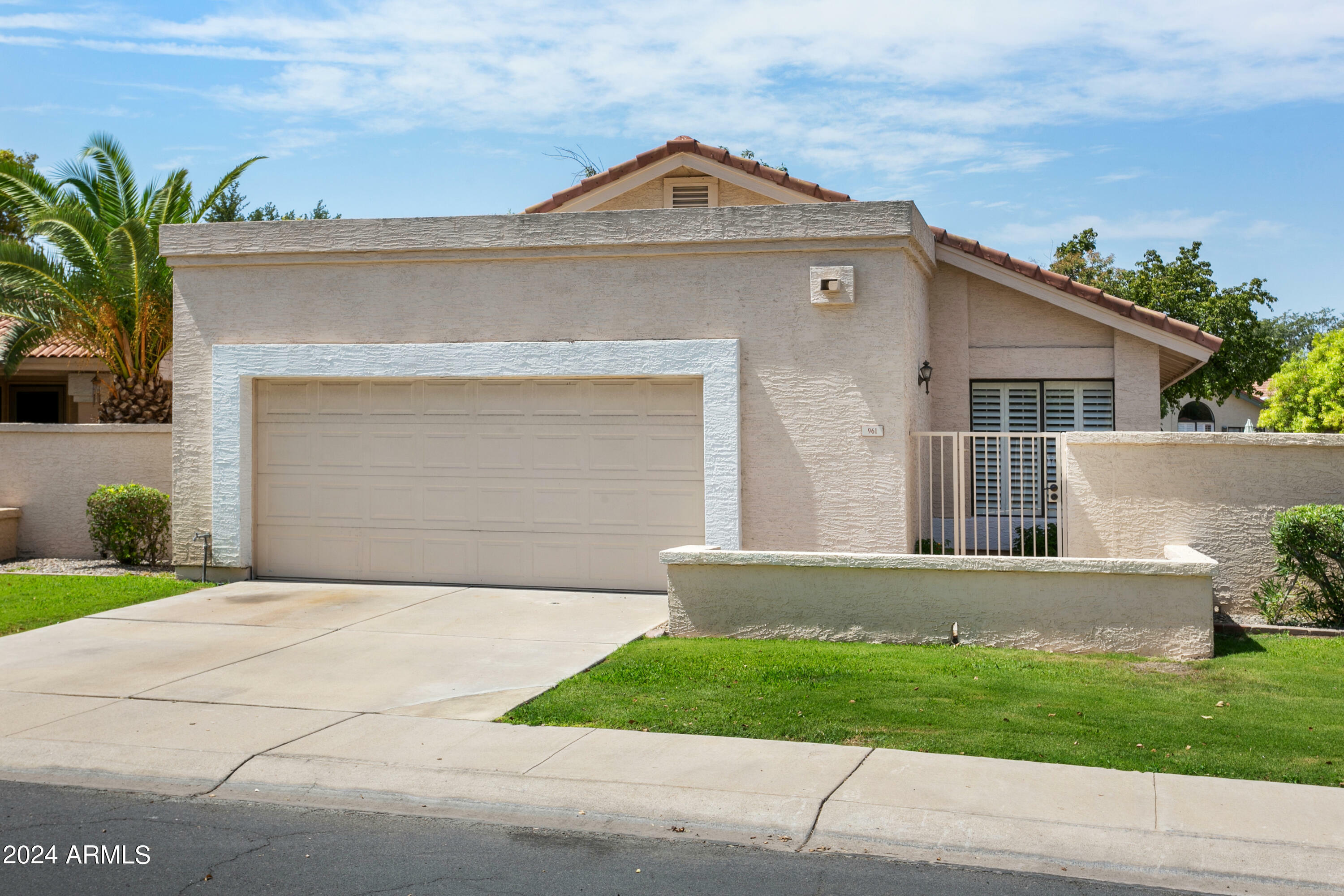 961 W Barbados Drive  Gilbert AZ 85233 photo