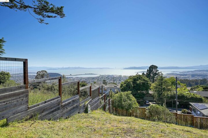 Property Photo:  921 Clark Place  CA 94530 