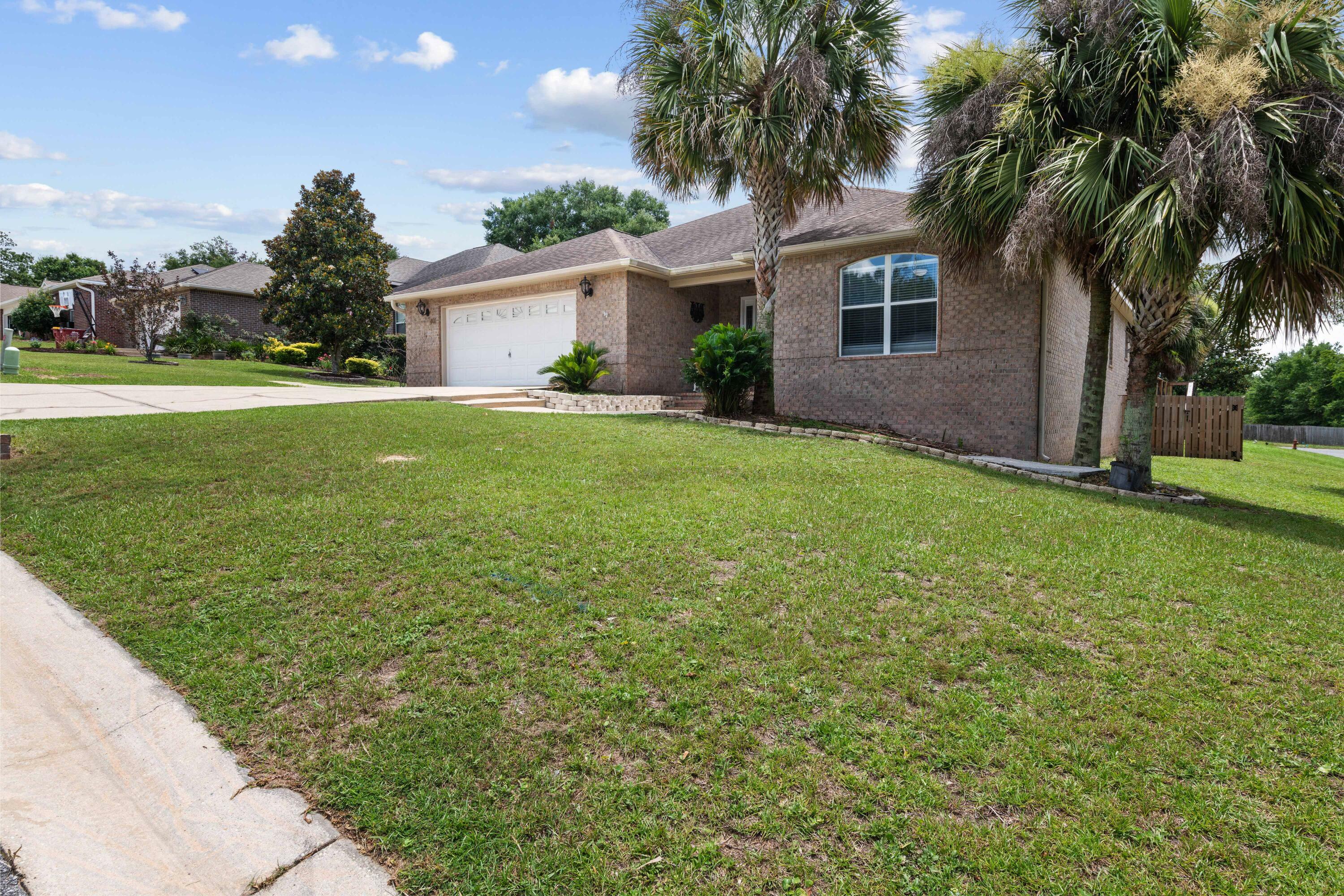 Property Photo:  401 Serene Court  FL 32539 