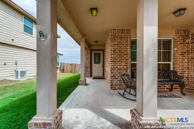 Property Photo:  734 Wolfeton Way  TX 78130 