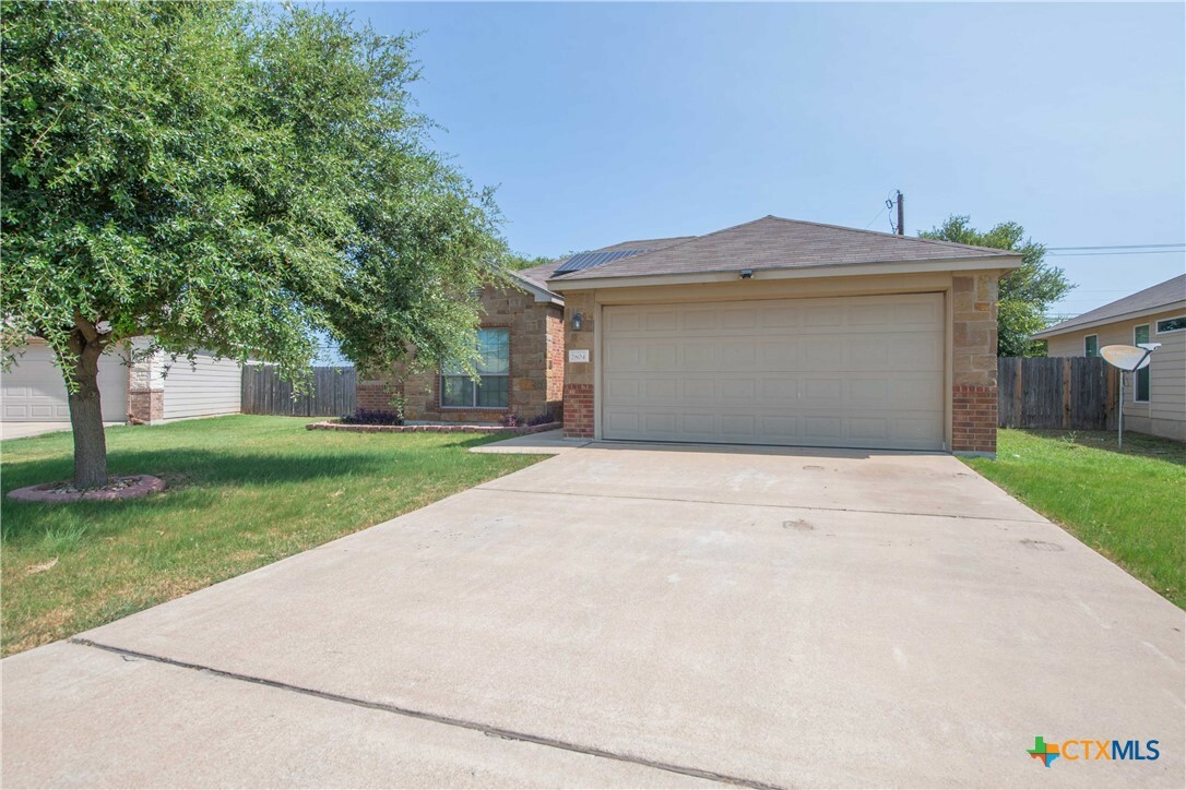 Property Photo:  2804 Frontier Drive  TX 76504 