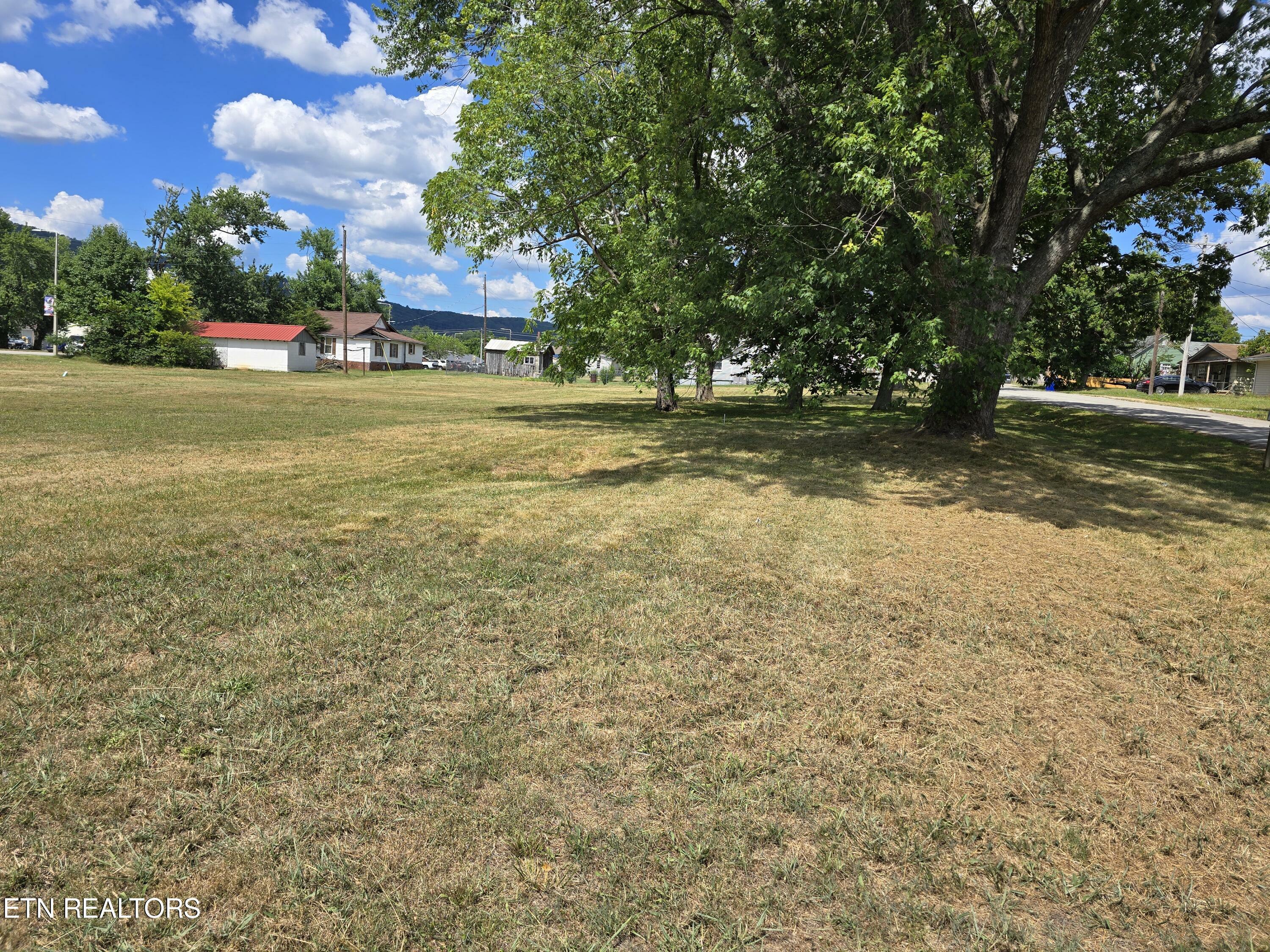 Property Photo:  706 N Gateway Ave  TN 37854 