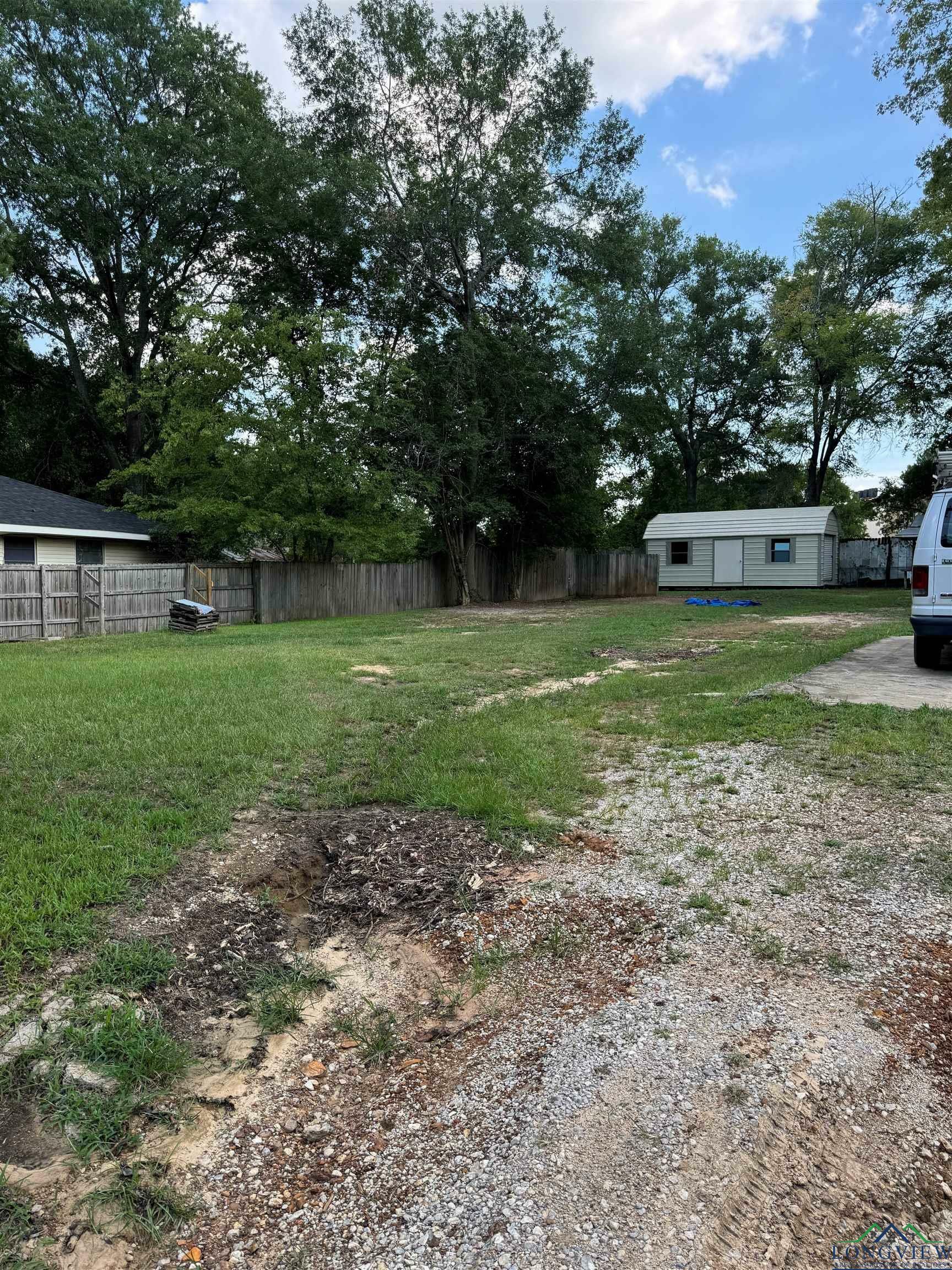 Property Photo:  212 E Pirate St  TX 75604 