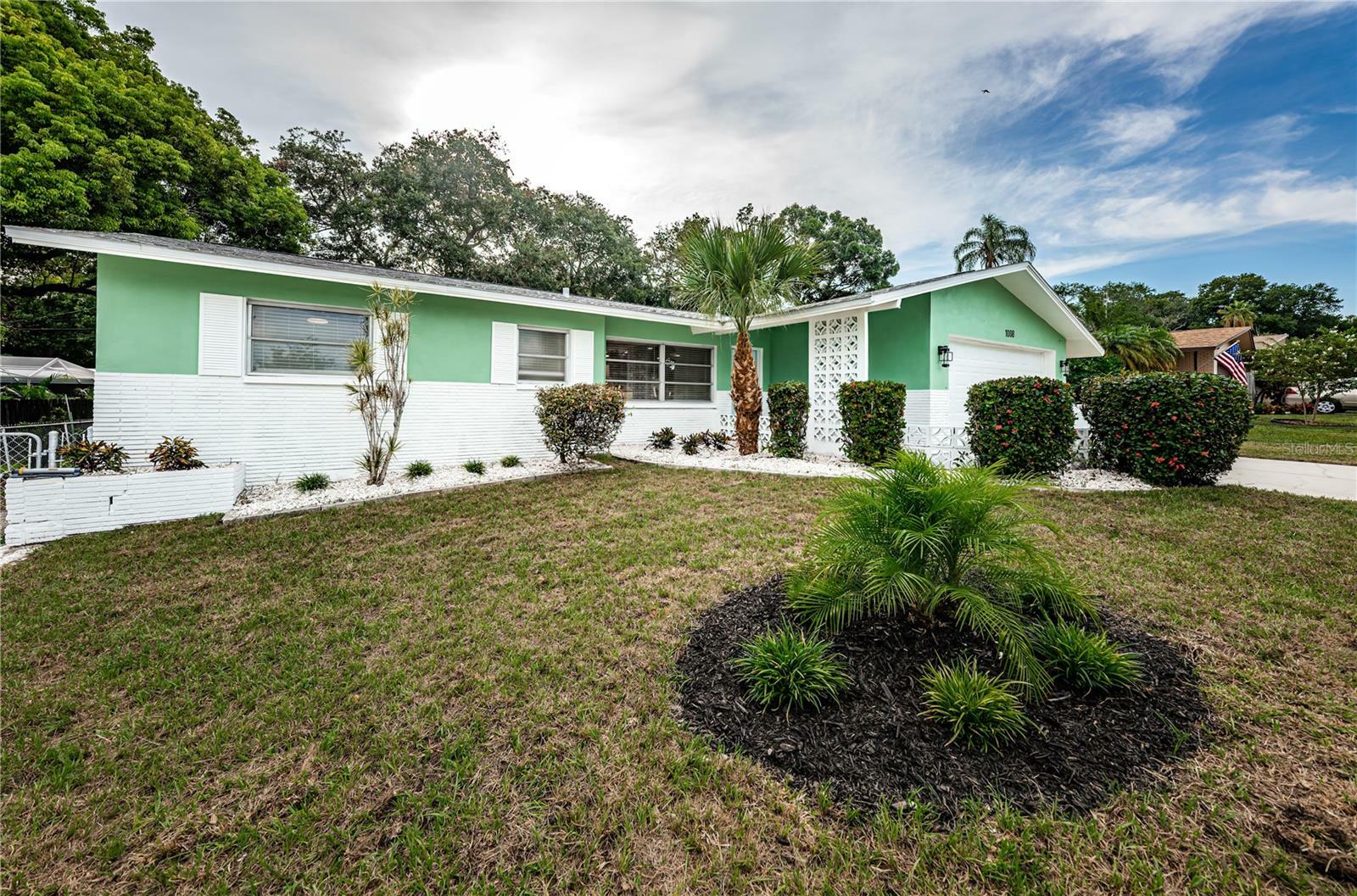 Property Photo:  1008 S Highland Avenue  FL 33756 