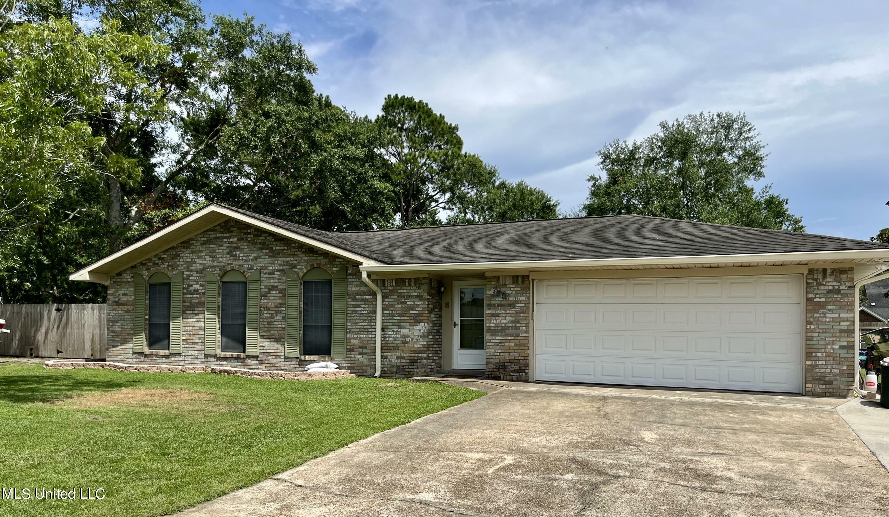 Property Photo:  790 Cambridge Drive  MS 39532 