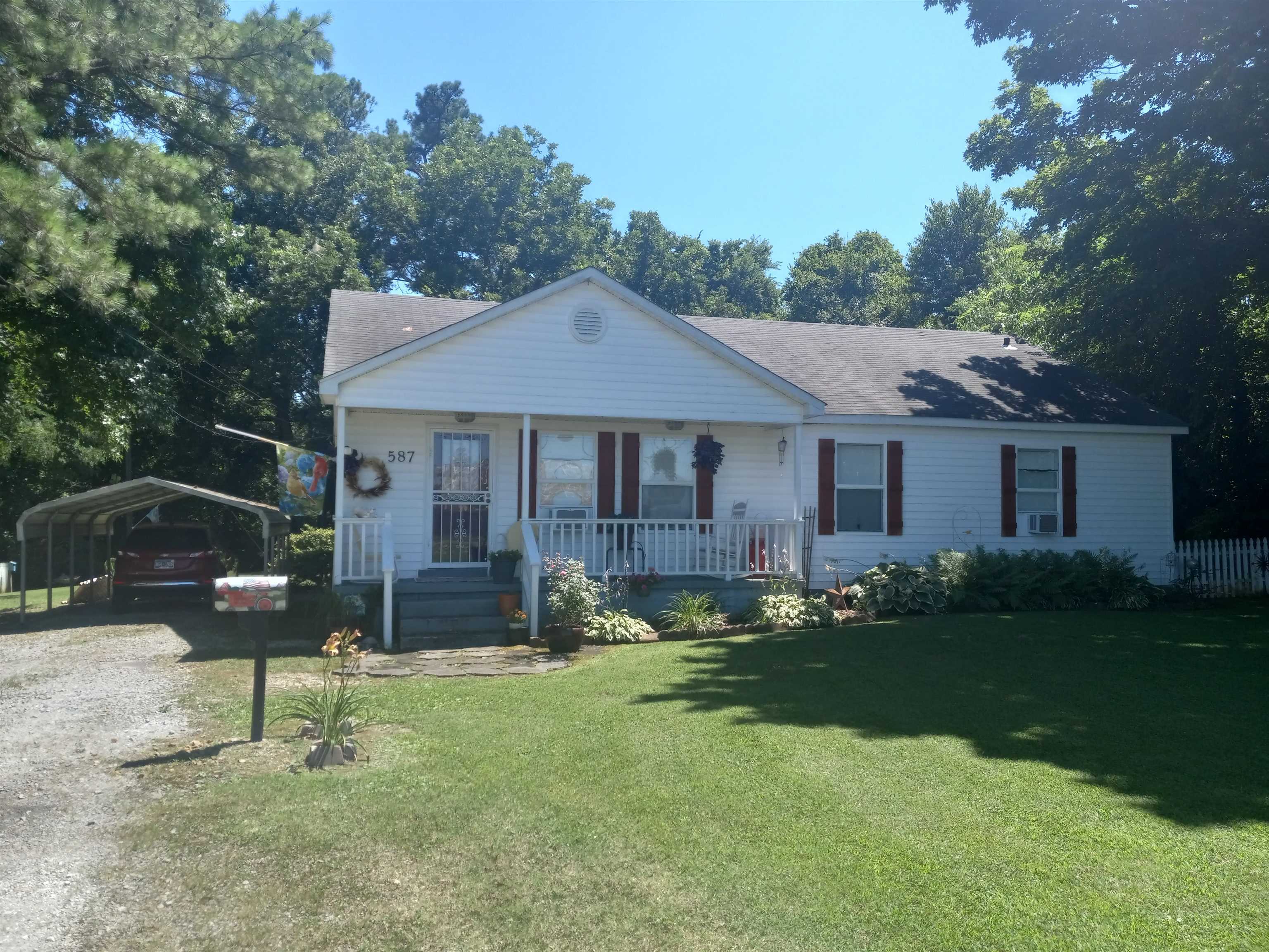 Property Photo:  587 Munford Ave  TN 38058 