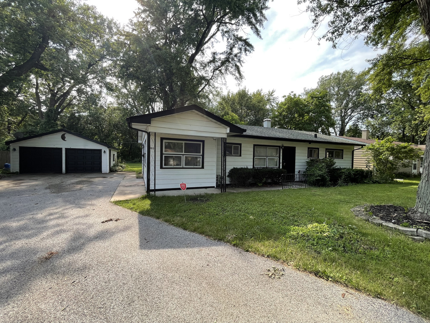 Property Photo:  16124 Trumbull Avenue  IL 60428 