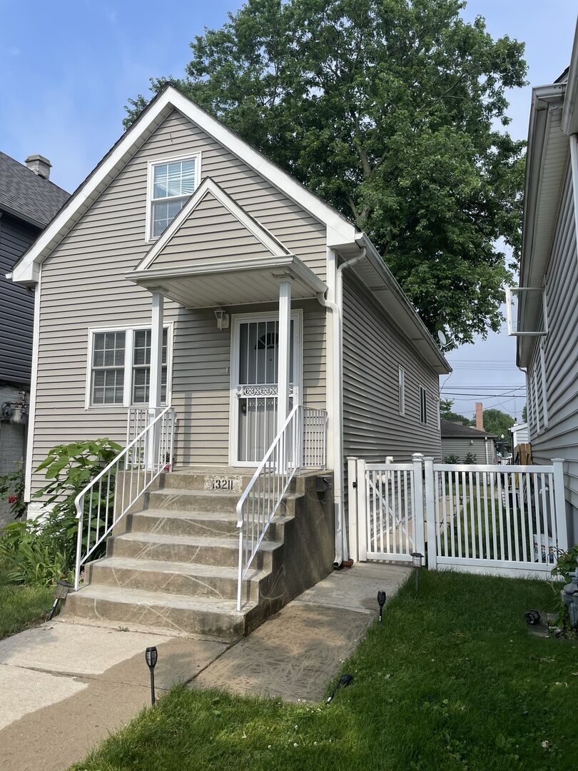 Property Photo: 13211 S Houston Avenue IL 60633