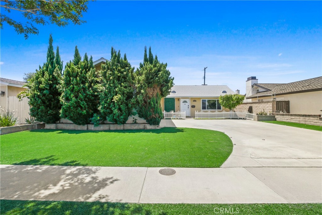 Property Photo:  6422 Larkspur Circle  CA 92647 