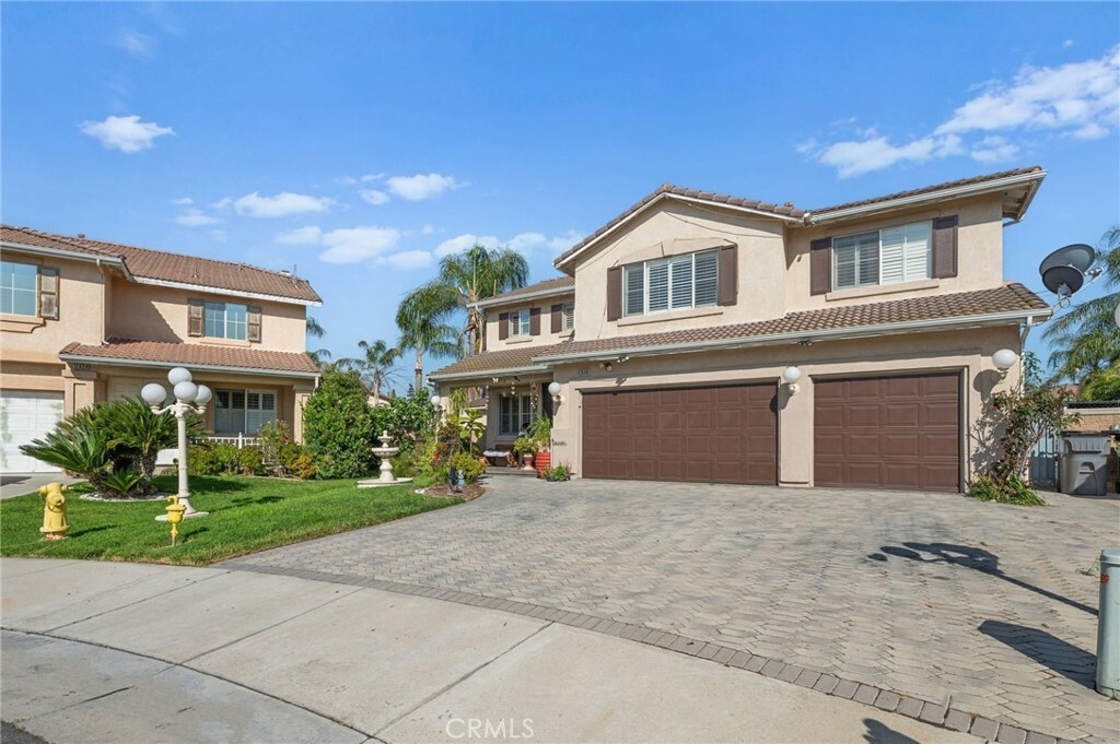 Property Photo:  12639 Thoroughbred Court  CA 92880 