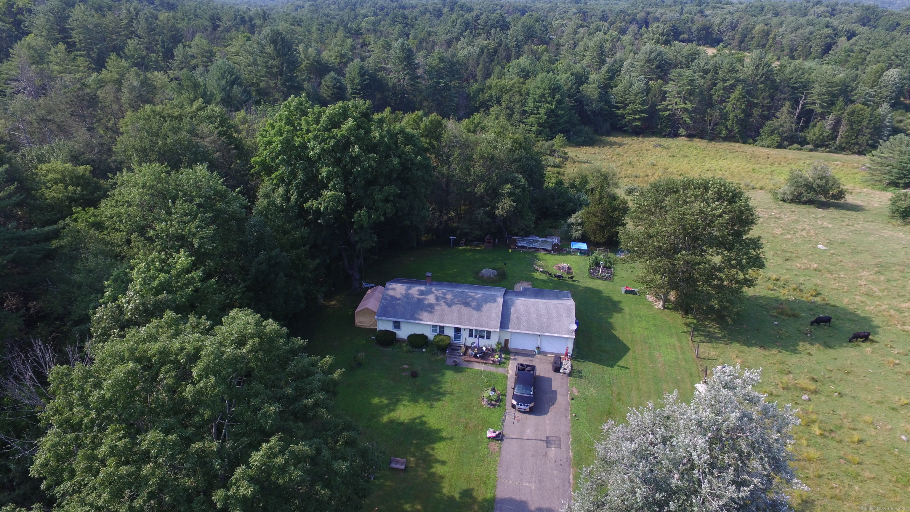 Property Photo:  130 Gillette Road  CT 06057 