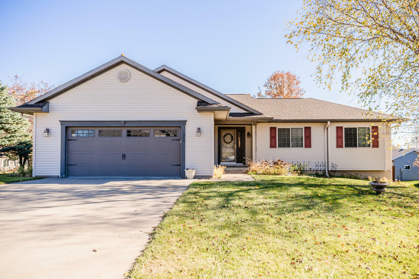 Property Photo:  904 E Ridge Drive  IA 51551 