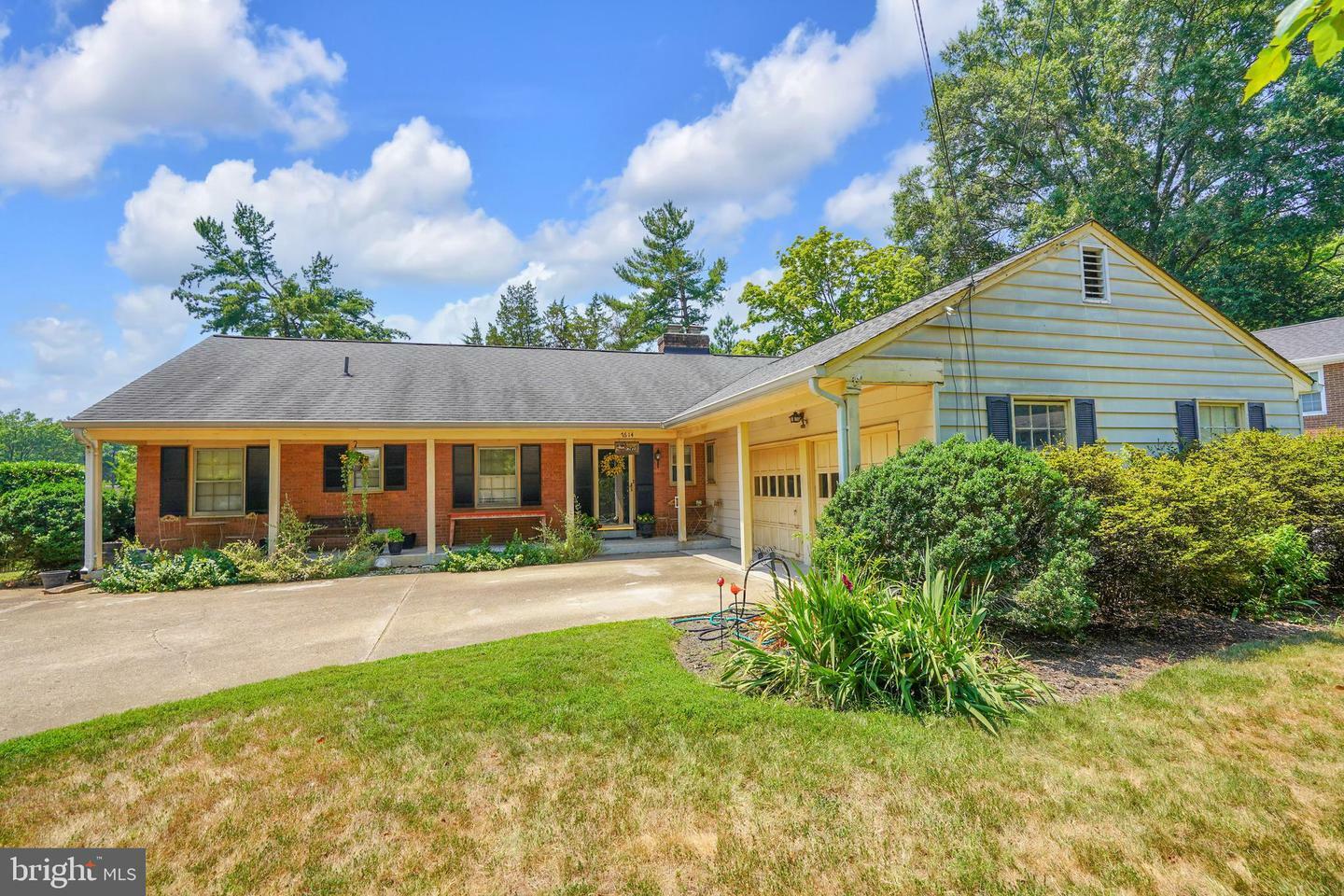 Property Photo: 7614 Range Road VA 22306