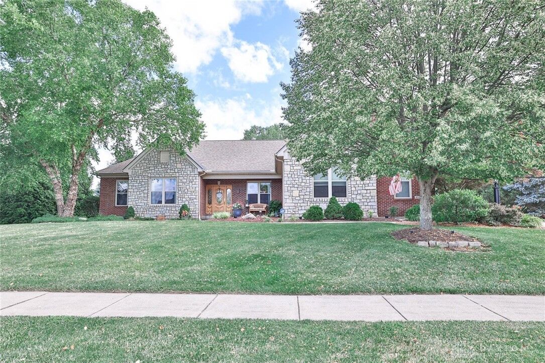 Property Photo:  