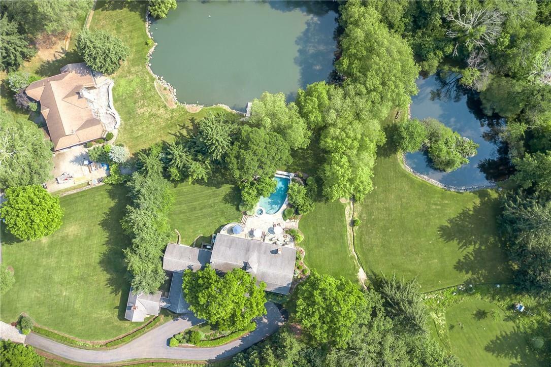 Property Photo: 4 Cobblestone Farm Court NY 10901