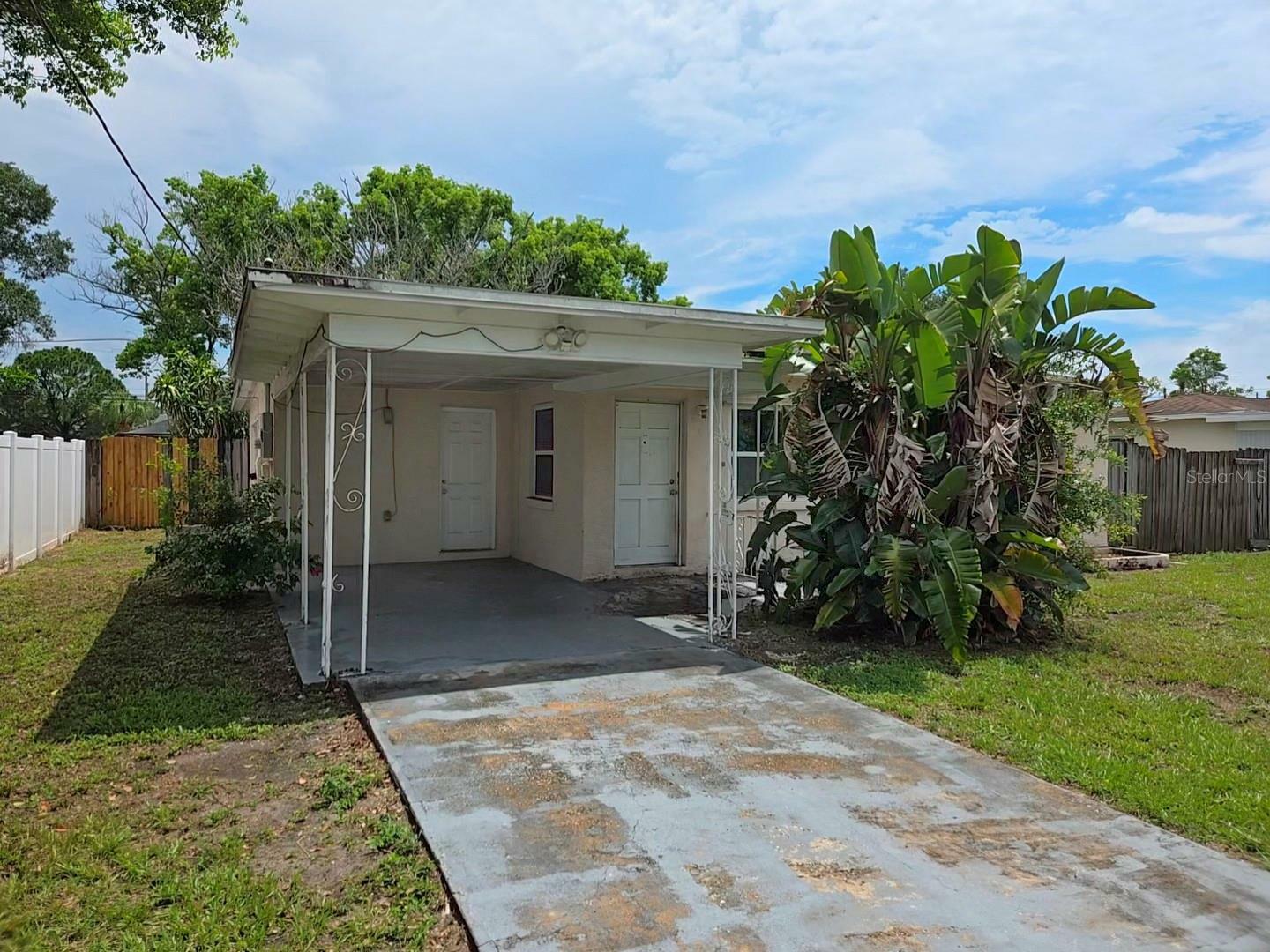 Property Photo:  2229 Casa Vista Drive  FL 34683 