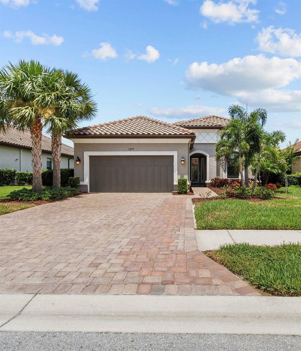 Property Photo:  11477 Bitola Drive  FL 33556 