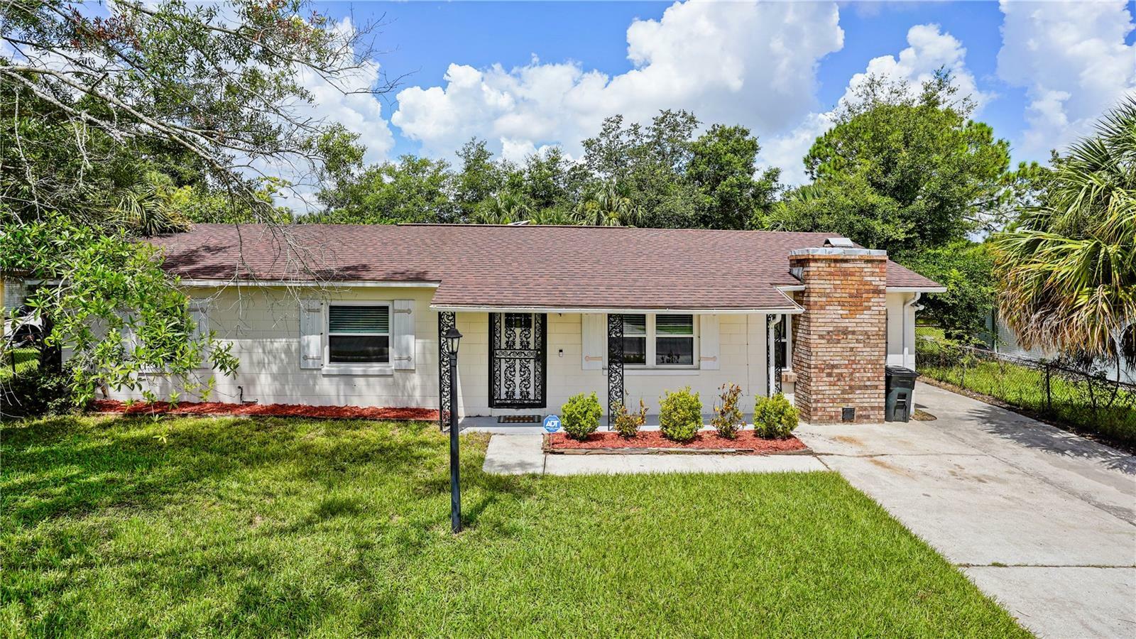 Property Photo:  202 Yale Drive  FL 32771 