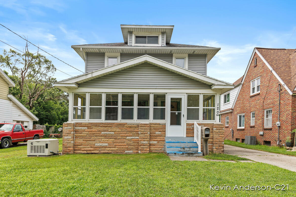 Property Photo:  120 Lemyra Street SE  MI 49548 