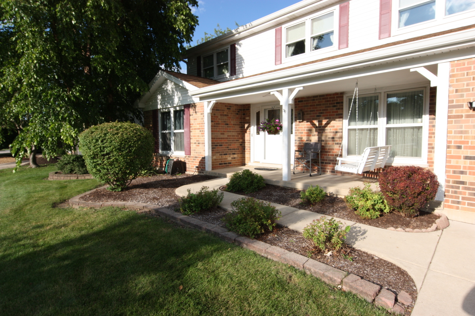 Property Photo:  1205 Bridgeport Drive  IL 60193 