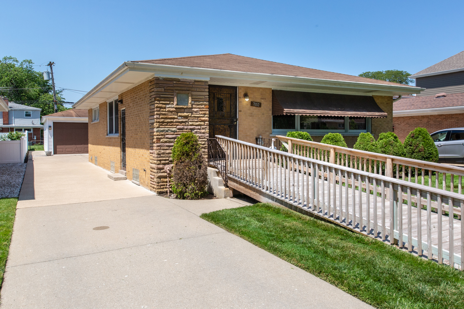 Property Photo:  7152 N Ozark Avenue  IL 60631 