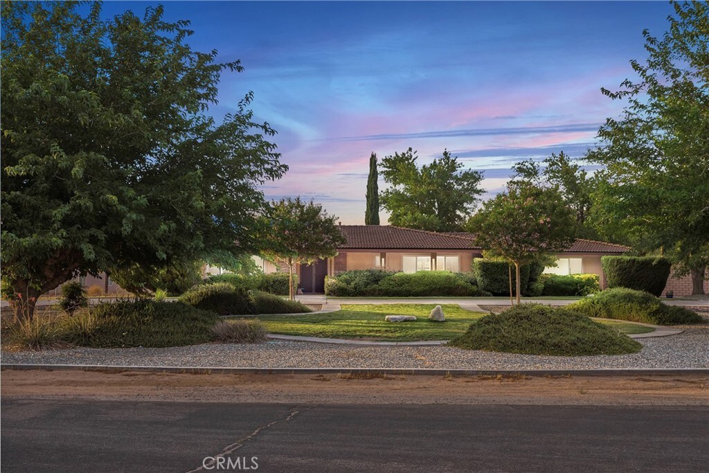 Property Photo: 19476 Yanan Road CA 92307