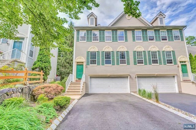 Property Photo:  14 Eider Court  NJ 07470 