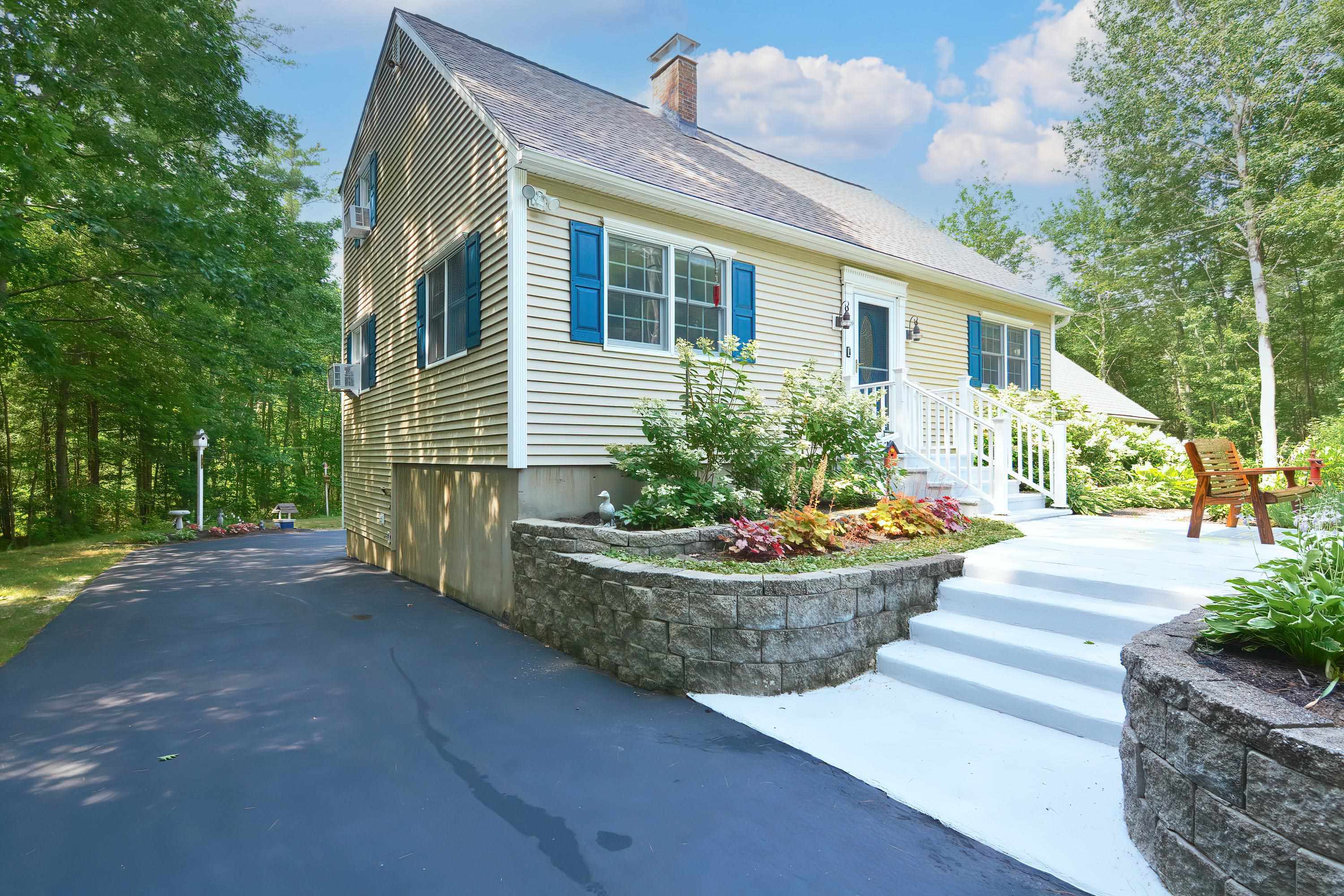 Property Photo: 391 Whitehall Road NH 03106