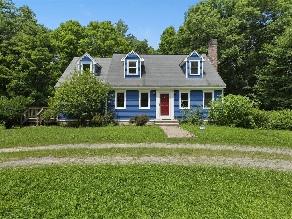 Property Photo:  5 Friends Way  MA 01463