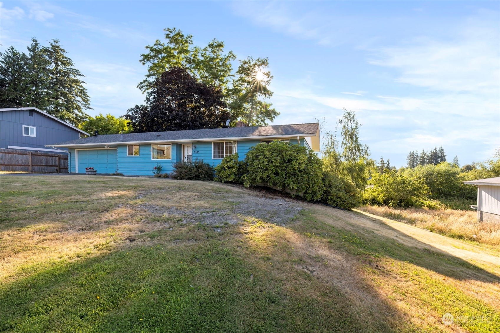 Property Photo:  2500 Hoover Avenue SE  WA 98366 