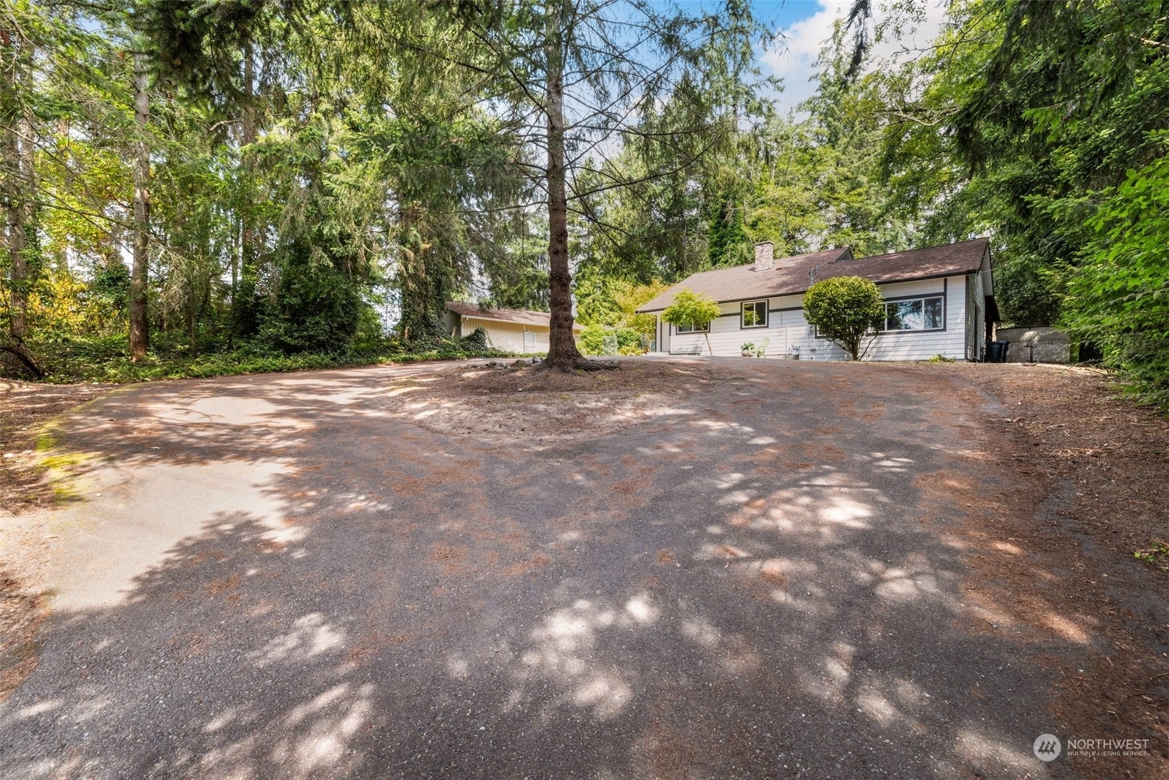 Property Photo:  826 SW Dash Point Road  WA 98023 