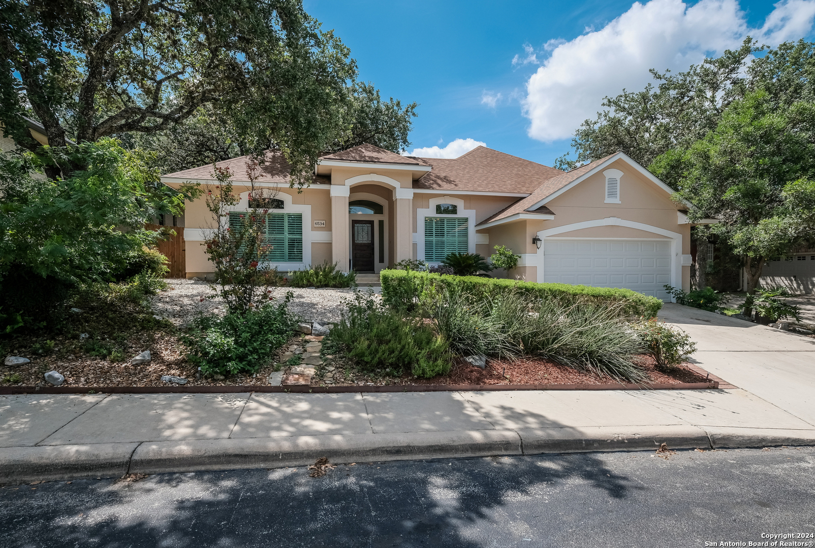 Property Photo:  6534 Amber Oak  TX 78249 