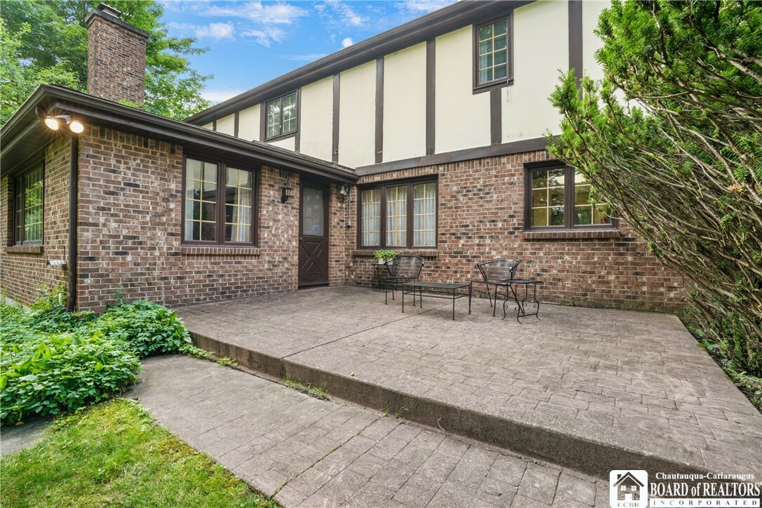 Property Photo:  222 Stonehenge Drive  NY 14127 